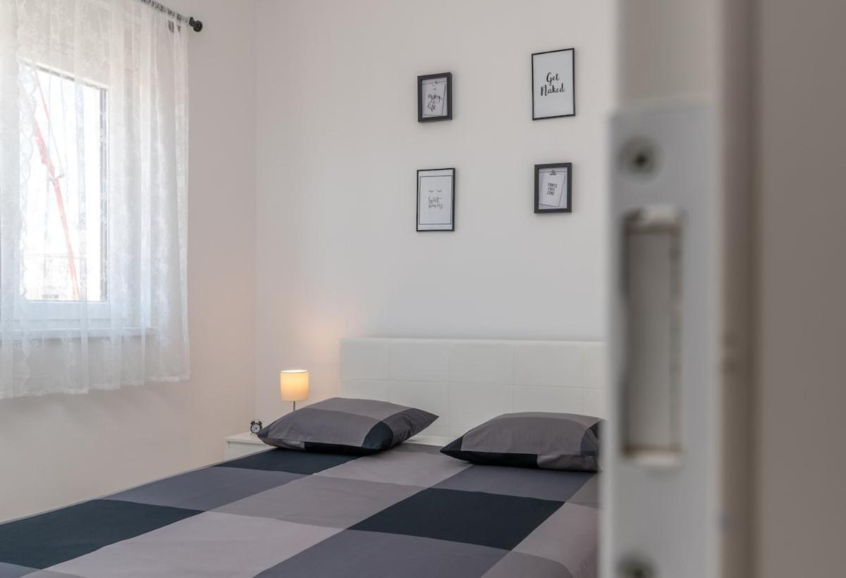 Apartman Spiro Trogir Exterior foto